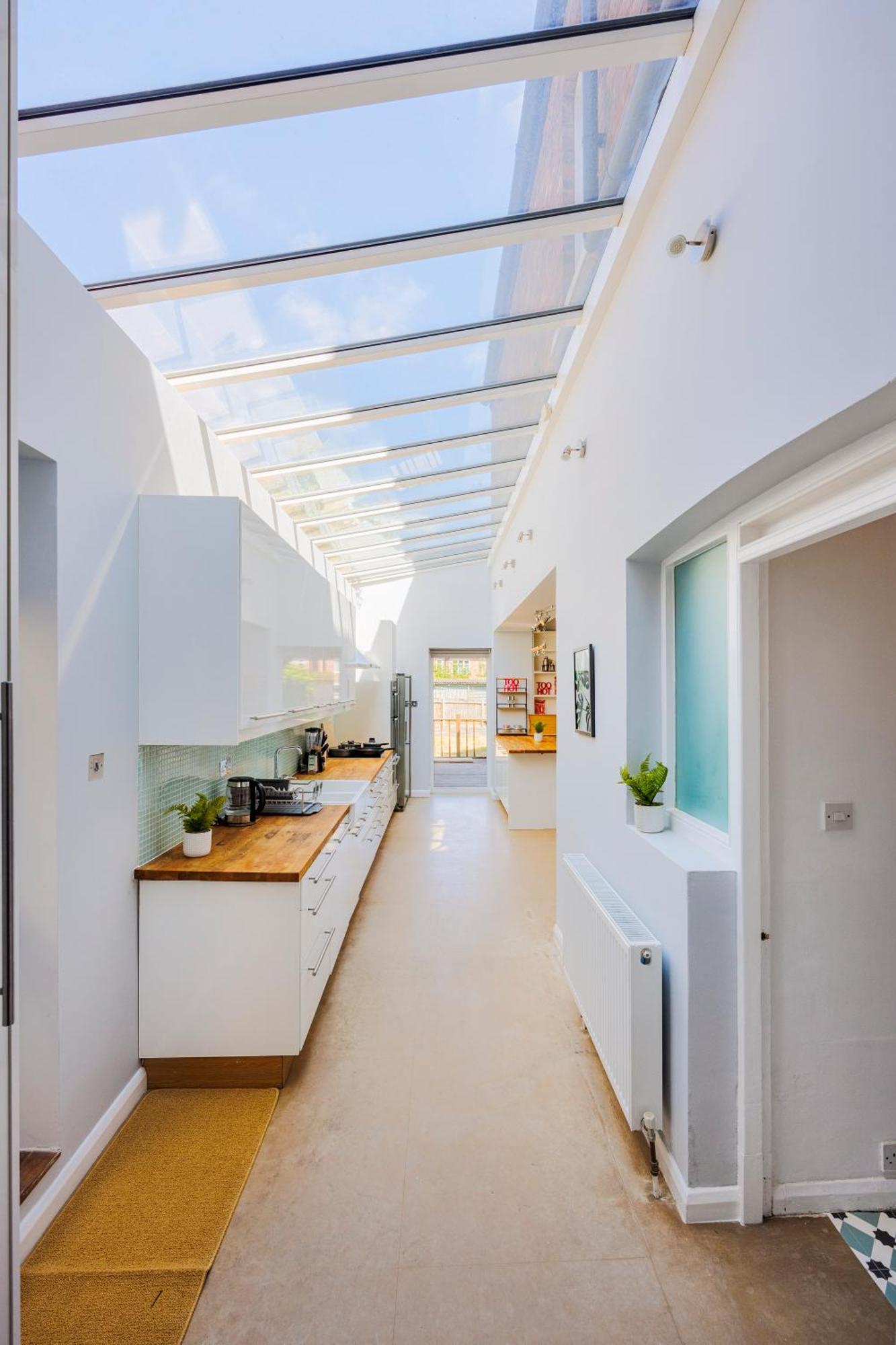 Ferienhaus 6 Bedroom House By Av Acton Sleeps 11 Free Parking *