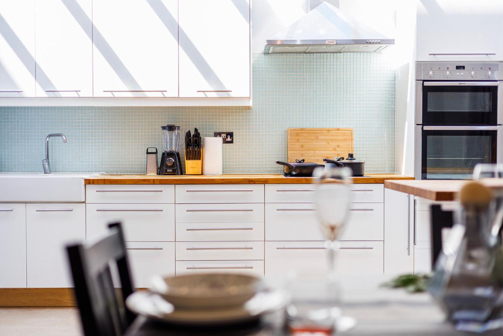 Ferienhaus 6 Bedroom House By Av Acton Sleeps 11 Free Parking London