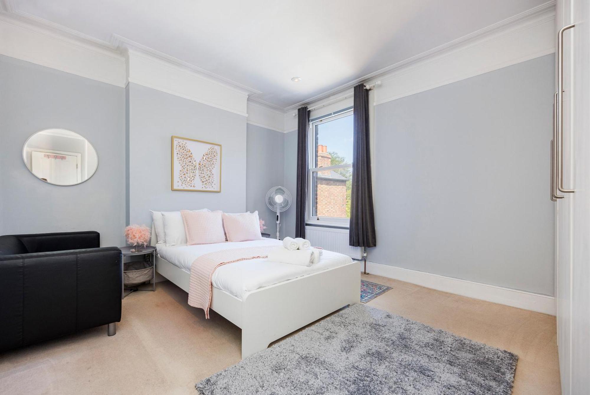 Ferienhaus 6 Bedroom House By Av Acton Sleeps 11 Free Parking London