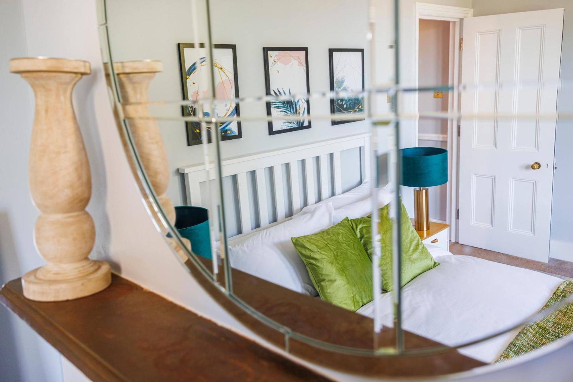 Ferienhaus 6 Bedroom House By Av Acton Sleeps 11 Free Parking London