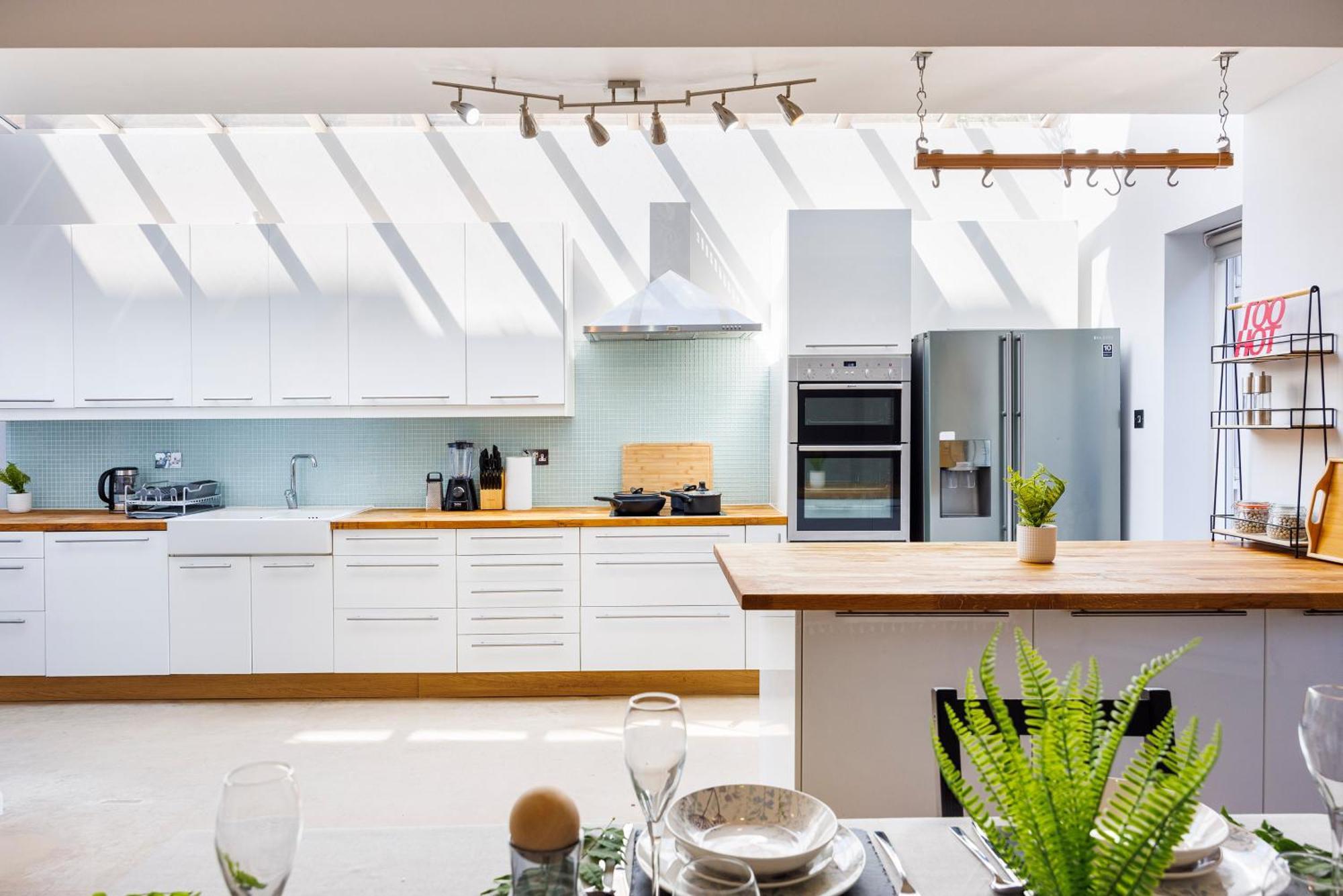 Ferienhaus 6 Bedroom House By Av Acton Sleeps 11 Free Parking London