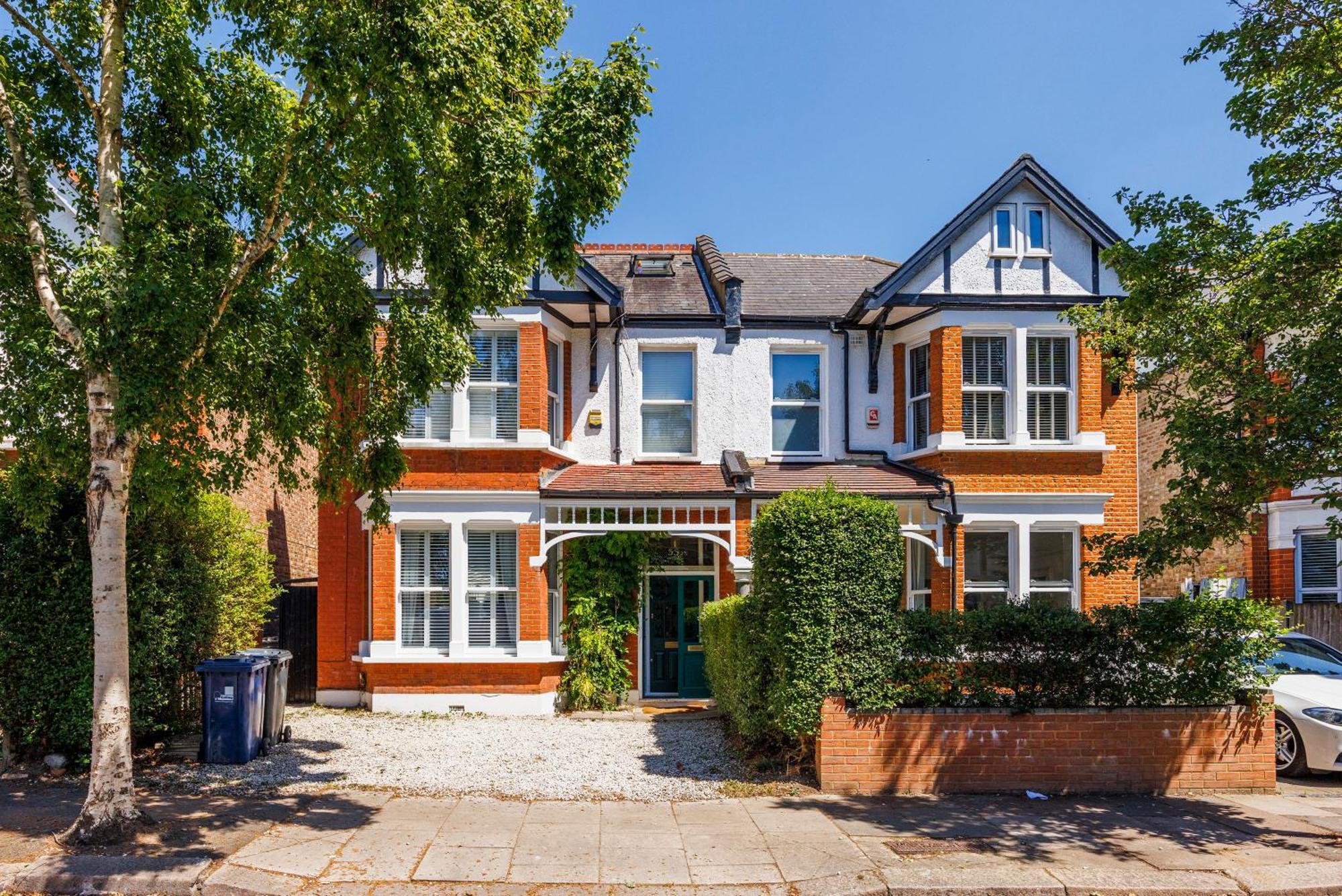 Ferienhaus 6 Bedroom House By Av Acton Sleeps 11 Free Parking London